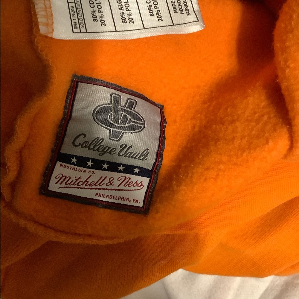 Men Small Mitchell & Ness Tennessee Volunteers College Vault Hoodie - Picture 8 of 8
